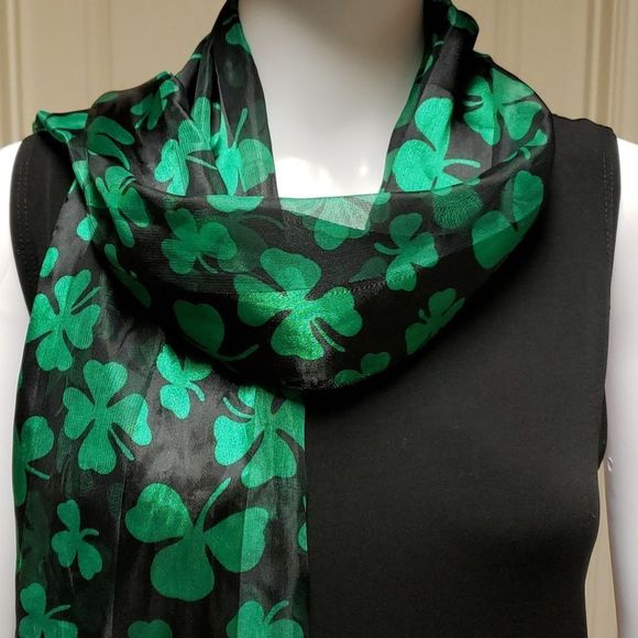 Accessories - 🌹LUCKY CLOVER SCARF
